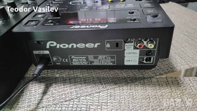 2 x Pioneer CDJ 350 + Behringer DJX750 КАТО НОВИ, снимка 6 - Ресийвъри, усилватели, смесителни пултове - 45932747