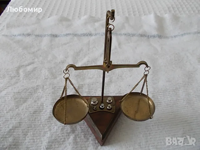 Стара настолна везна