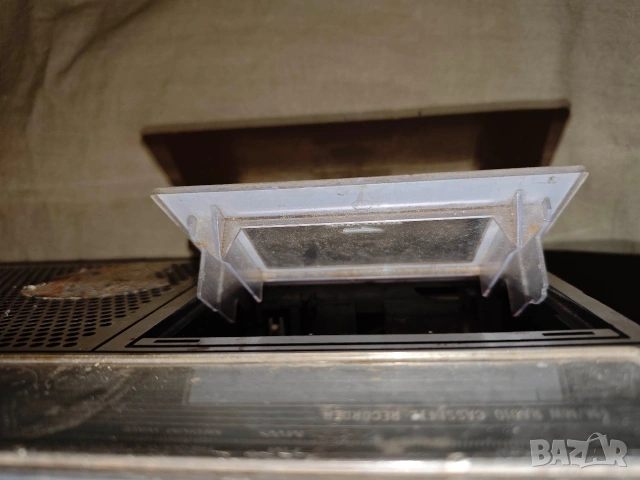 Продавам касетофон Hitachi trk 5600E, снимка 12 - Радиокасетофони, транзистори - 54071657