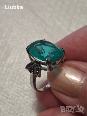 красив сребърен пръстен с голям зелен камък, снимка 5 - Пръстени - 54086471