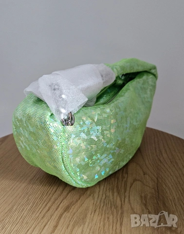 дамдка чанта BY FAR Baby cush green disco dot, снимка 2 - Чанти - 53670865