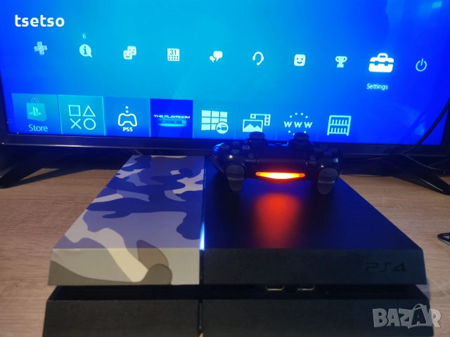 спешно Playstation 4. 1TB с джойстик с 8 Bluray диска.