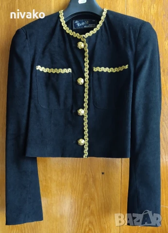 Продавам елегантен дамски черен костюм, снимка 2 - Костюми - 50470372