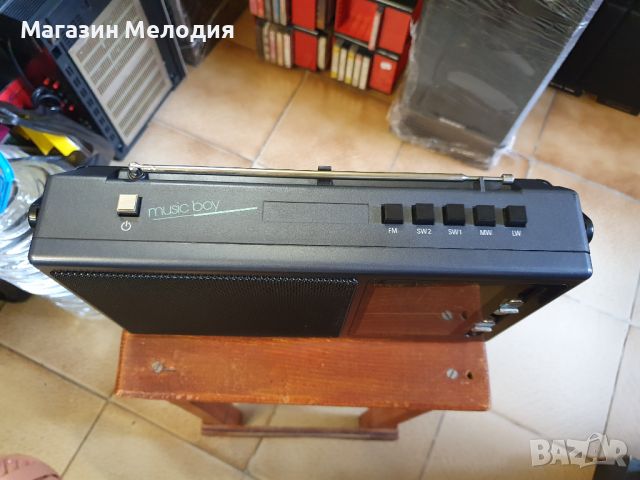 Радио Grundig Music Boy 165a В отлично техническо и визуално състояние., снимка 5 - Радиокасетофони, транзистори - 46660203