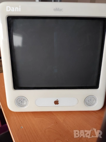 Apple eMac G4 в идеално състояние