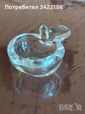 Винтидж френски кристален пепелник с форма на ябълка на Verrerie Cristallerie de Vannes-le-Châtel