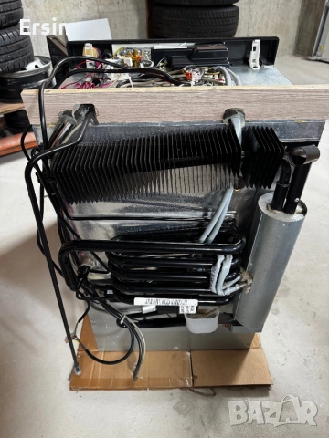 Хладилник Dometic RM5380  (Свален от чисто нов Кемпер)  , снимка 15 - Хладилни чанти - 51291725