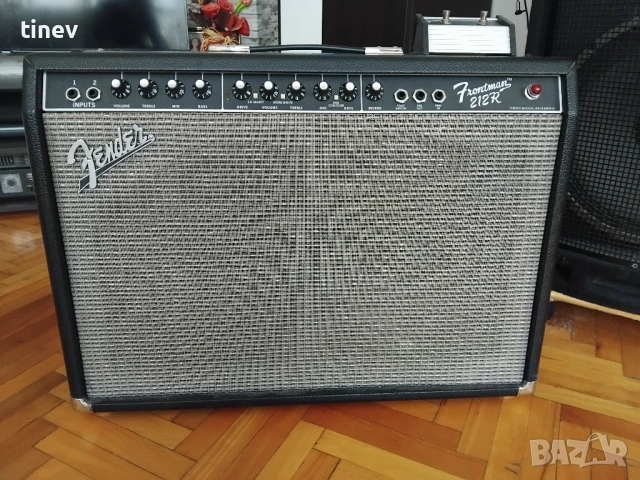 Fender Frontman 212R, снимка 2 - Китари - 53674330
