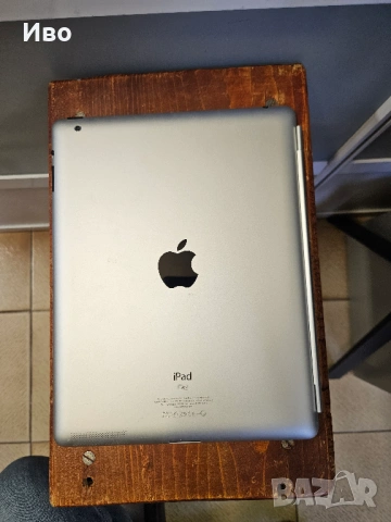 9,7" таблет Apple iPad 2 16GB, Wi-Fi, 9.7in - White (MC979LL/A) В отлично техническо и визуално съст, снимка 8 - Таблети - 53559214