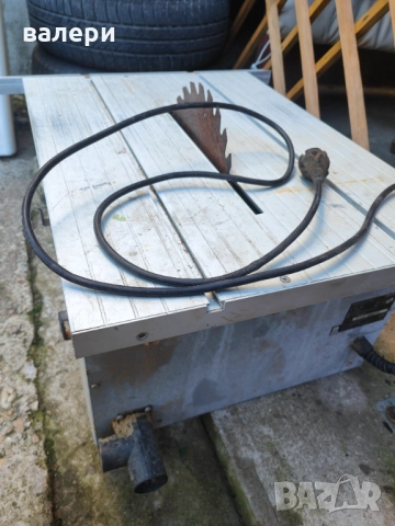 настолен немски циркуляр с крака в добро състояние, снимка 2 - Други машини и части - 52893666