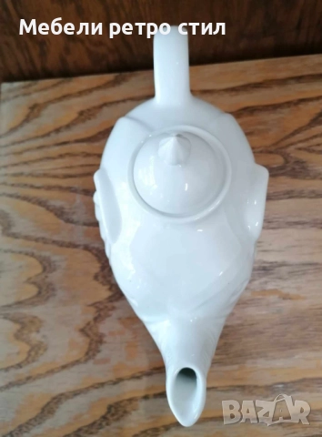 Чайник от бял порцелан, изработен във формата на щастливо слонче с вдигнат хобот и релефни детайли. , снимка 5 - Декорация за дома - 52007567