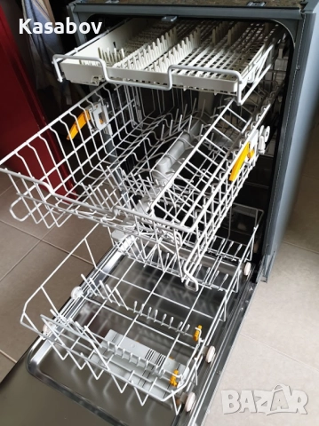 45см - Черно Miele Съдомиялна - 9 Комплекта - Частично Вграждане Тясна, снимка 7 - Съдомиялни - 52675947