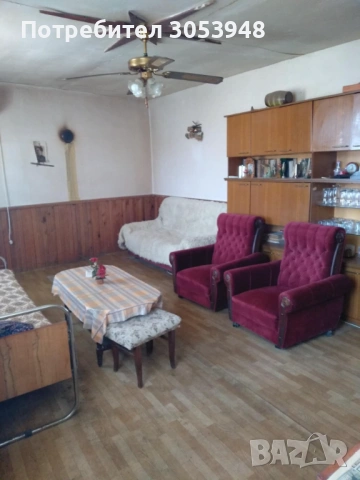 Продавам двуетажна къща в центъра на град Брезово , снимка 9 - Къщи - 53950992