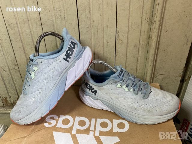 ''Hoka One One W Arahi 6''оригинални дамски маратонки 40 номер, снимка 1 - Маратонки - 45437695