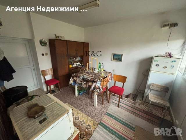 Едноетажна къща в гр. Завет, снимка 4 - Къщи - 53492598