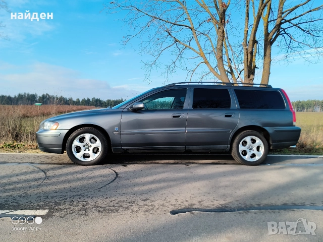 Volvo V70, снимка 4 - Автомобили и джипове - 52983695