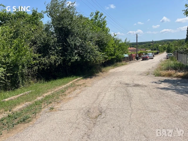 Парцел 180 кв.м. ид.част, в регулация, вода с партида в имота, ток на границата, с.Солник 4000 евро, снимка 1