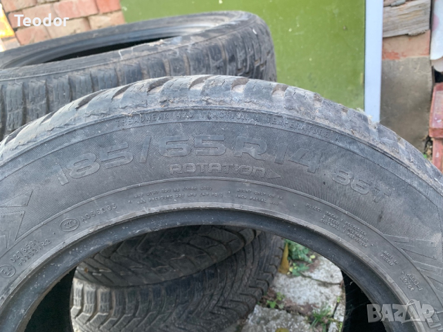 Зимни гуми Nokian , снимка 2 - Гуми и джанти - 45033860