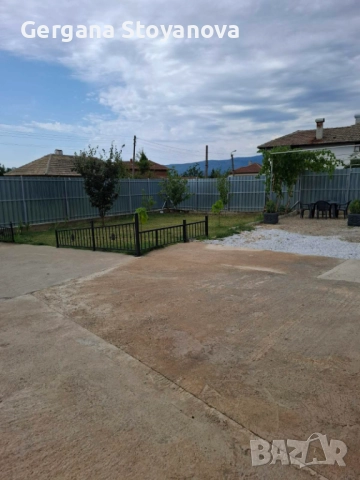 Имот с къща и промишлена сграда, снимка 9 - Парцели - 51258263