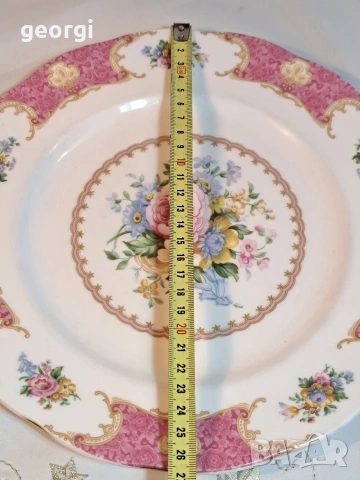 голяма порцеланова чиния Royal Albert Lady Carlyle 32/5, снимка 9 - Чинии - 53219387