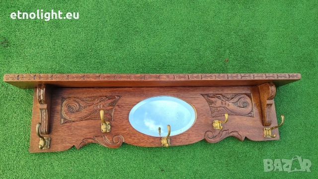 Красива дъбова закачалка с рафт, огледало и дърворезба 