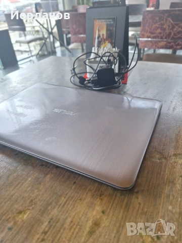 Лаптоп ASUS
