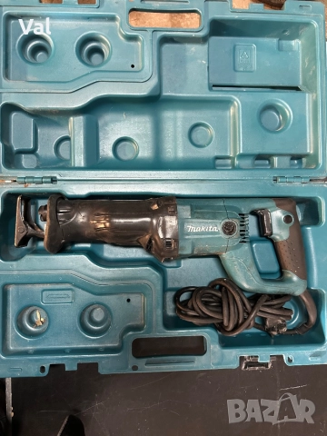 Саблен трион Makita JR3050T
