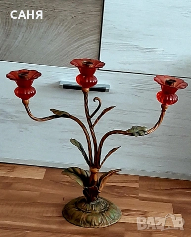 Красив свещник от ковано желязо ,от 80те години