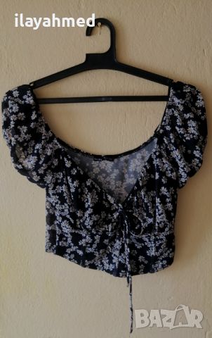 Bershka crop top, снимка 1 - Тениски - 45890443