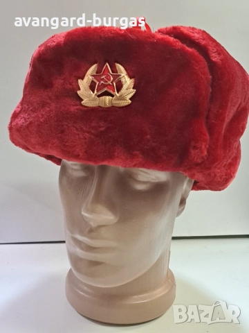 Мъжка шапка - еко кожа, червен цвят-216