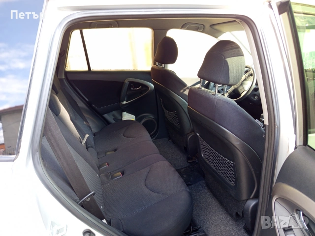 Продава се поради закупен по нов рав4 , снимка 11 - Автомобили и джипове - 53583829