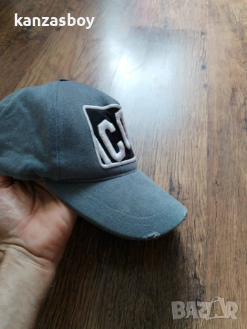 dsquared2 - страхотна шапка , снимка 3 - Шапки - 50759397