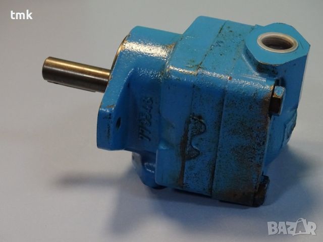 Хидравлична помпа Vickers V210 9W 1A12S214 Hydraulic vane pump, снимка 2 - Резервни части за машини - 46673682