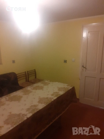Отдавам двустаен приземен етаж от къща под наем Велинград.