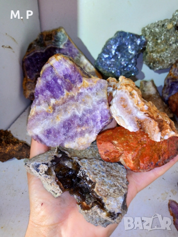 лот колекция минерали от България друза Кварц аметист кристали яспис галенит азурит ахат халцедон , снимка 13 - Колекции - 44986418