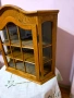 Винтидж дъбова витрина за стена (ъглова) от масивно дърво. Перфектно състояние., снимка 6