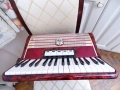 Продавам неупотребяван акордеон Weltmeister 48 баса в отлично състояние, снимка 5