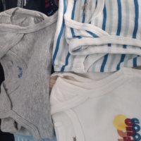 Бебешки дрехи и подарък , снимка 2 - Бодита за бебе - 45037370