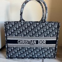Нови дамски чанти Dior, снимка 5 - Чанти - 45312803