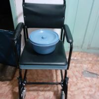 инвалиден стол за тоалетна и баня, снимка 1 - Инвалидни колички - 45099580