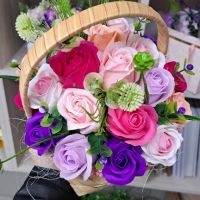 Букет от декоративни сапунени розив кошница, снимка 5 - Други - 45520536