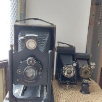 Три стари мехови фото камери-две Кодак и една огромна немска фото камера "COMPUR"фото апарат, снимка 1 - Антикварни и старинни предмети - 45560153