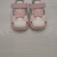 Бебешки сандали за момиче , снимка 4 - Детски сандали и чехли - 45318806