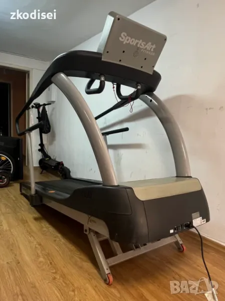 Бягаща пътека SportsArt Fitness T650 M, снимка 1