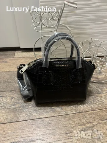 Дамски чанти Givenchy, Marc jacobs, снимка 1 - Чанти - 46954126