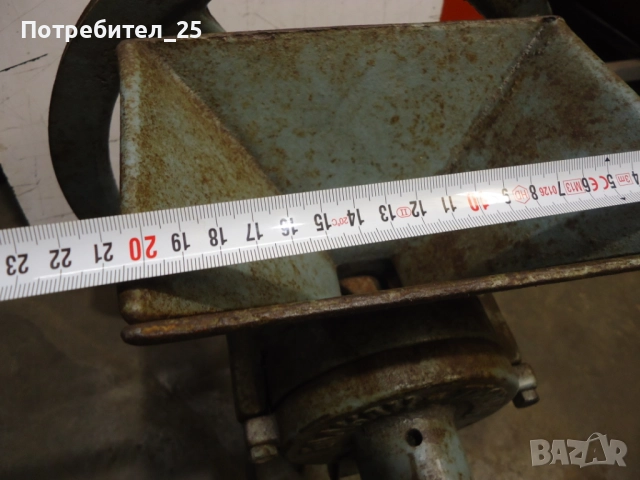 Стара мелачка за зърно, снимка 6 - Други ценни предмети - 52437620