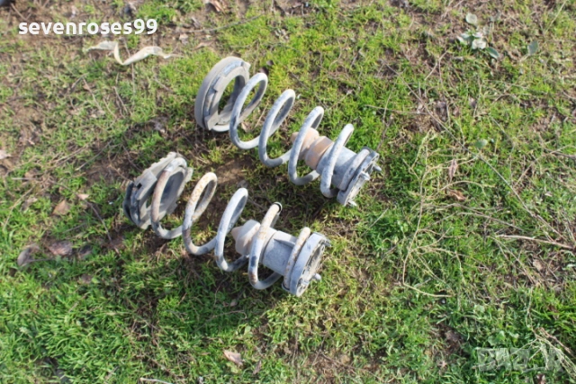 Пружина задна лява дясна с тампони Фиат Пунто 2 2001 1.2i 60 Fiat Punto 2  2/3врати комплект