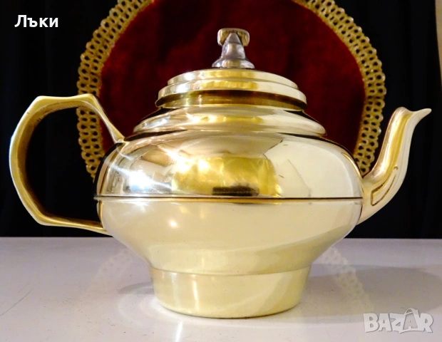 Бронзов чайник,кана за греяна ракия,греяно вино. 