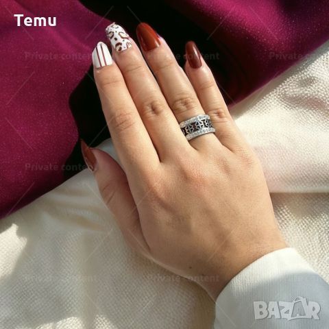 Елегантен дамски пръстен с акцент детелини и камъчета, снимка 1 - Пръстени - 45709137