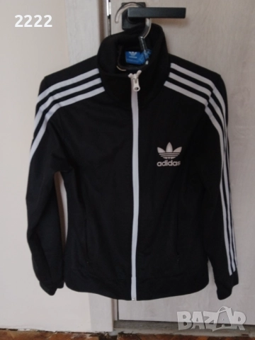 Адидас есенно яке, горница 